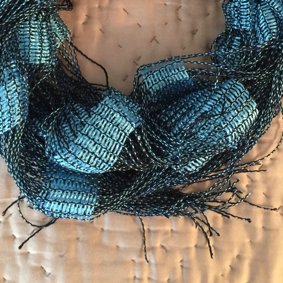 Scarf, Shawl, Wrap - Picture 6 of 6